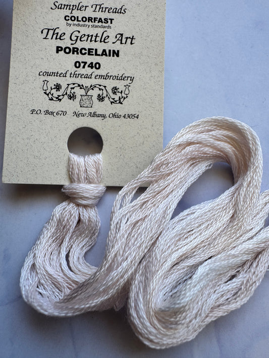 Sampler Threads – Porcelain (0740) 5 Yards